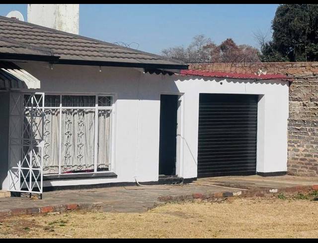 3 BEDROOM HOUSE FOR SALE IN WYCHWOOD